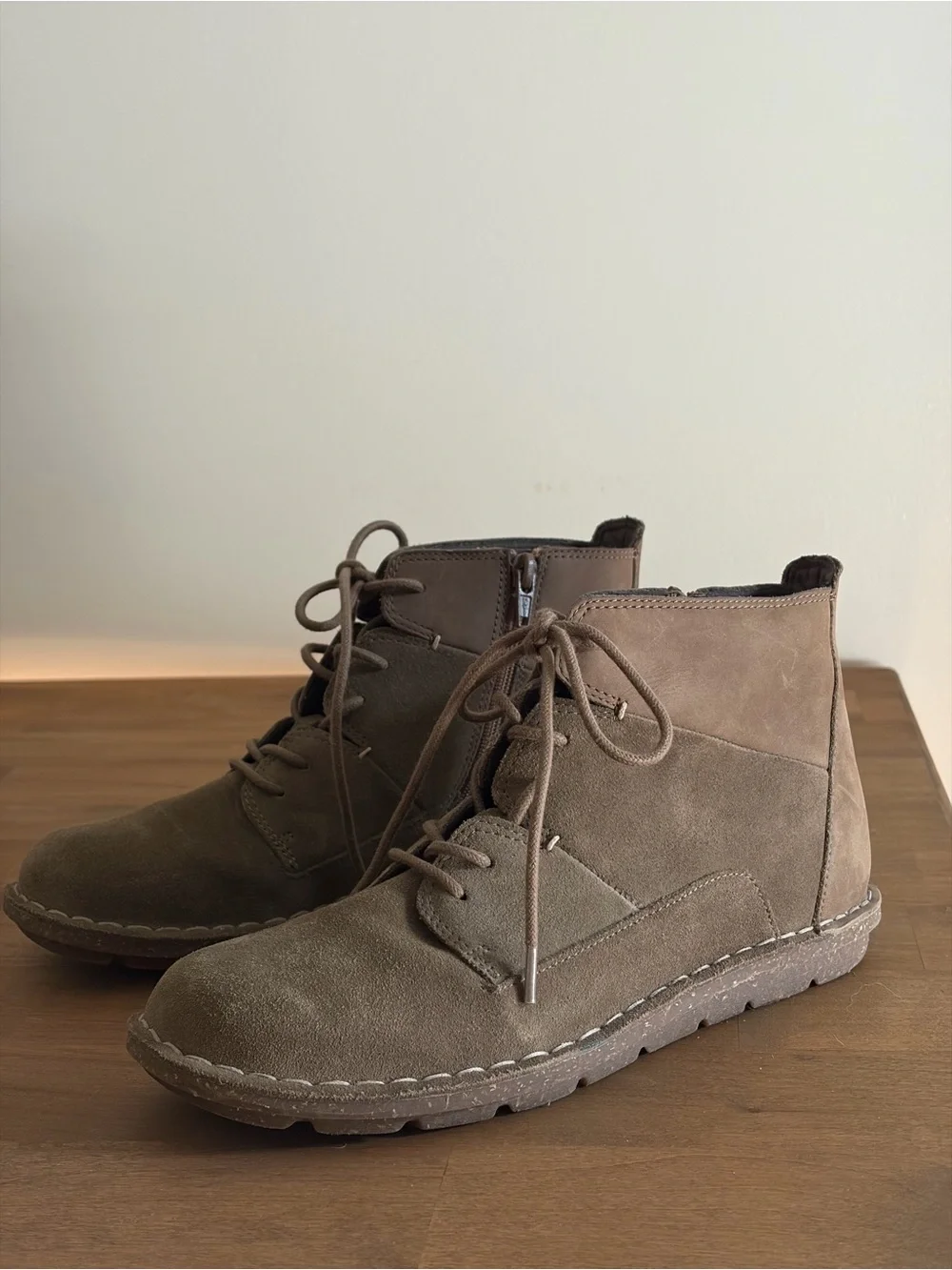 Clarks Trace Pine Taupe Suede Leather Lace-Up Side-Zip Ankle Boots Women Size 6W